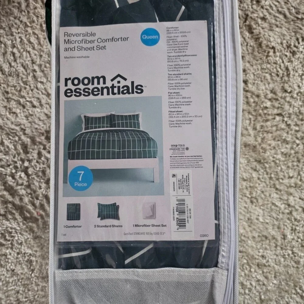 Room Essentials Reversible Comforter & Sheet Set Dark Green 7 Pieces Queen New